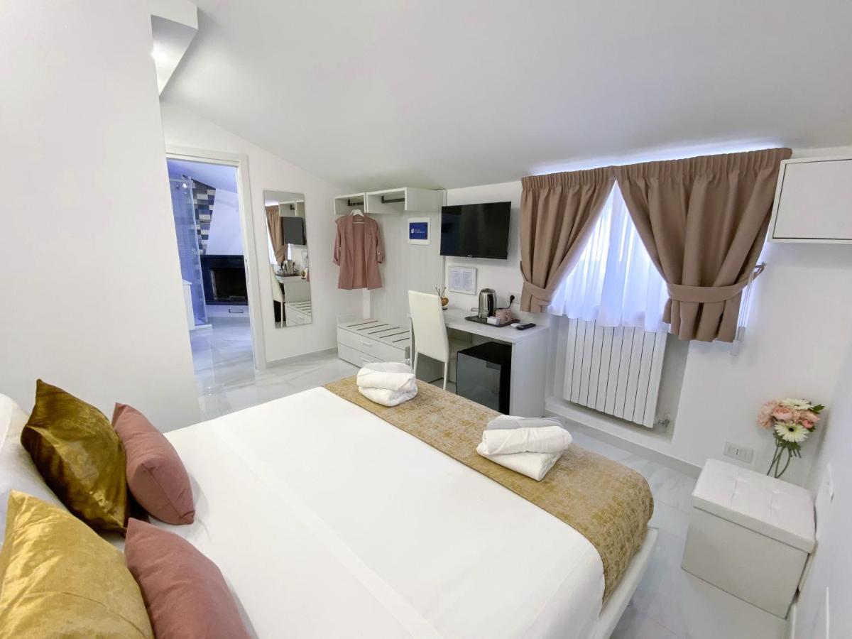 Villa Gabriella - Rooms & Breakfast Сант'Аньєлло Екстер'єр фото