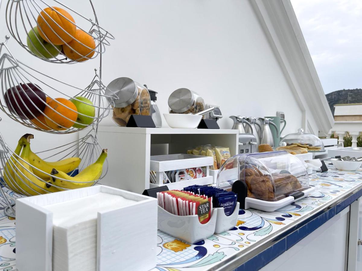 Villa Gabriella - Rooms & Breakfast Сант'Аньєлло Екстер'єр фото